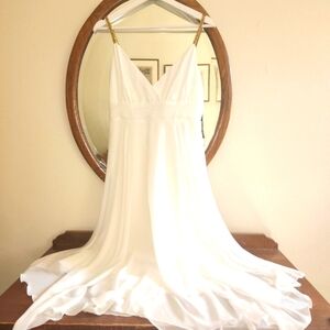 Donna Morgan Sophisticated Ivory Gown